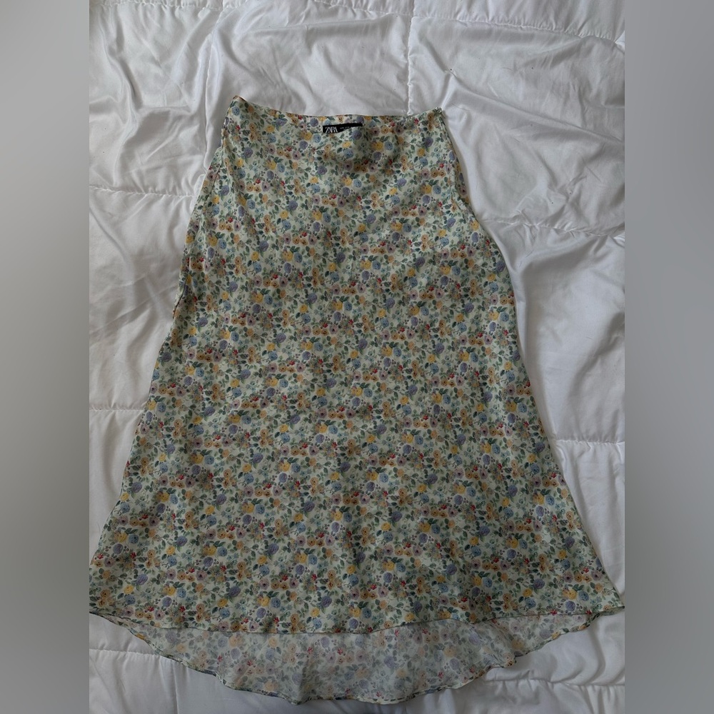 Zara Multicolor Floral A-Line Skirt